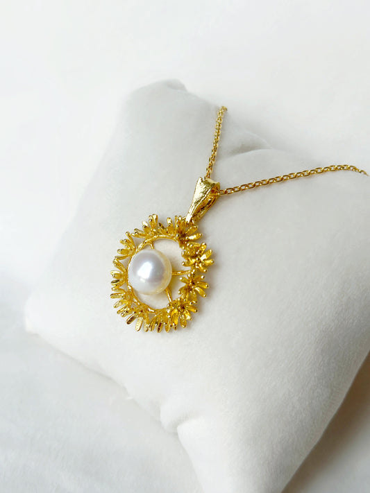 Blooming Wreath Pendant - Gold