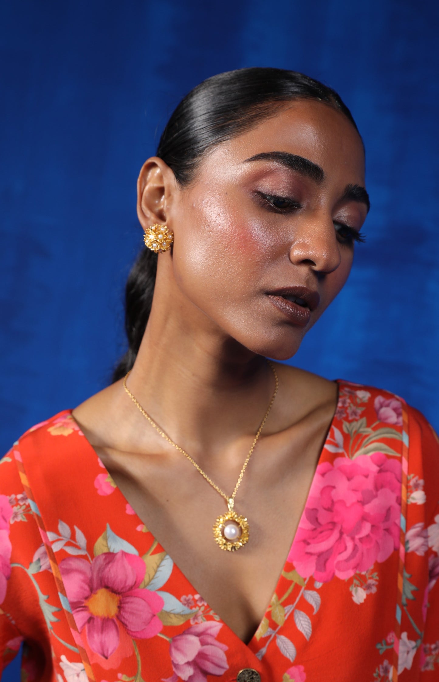 Blooming Wreath Pendant - Gold