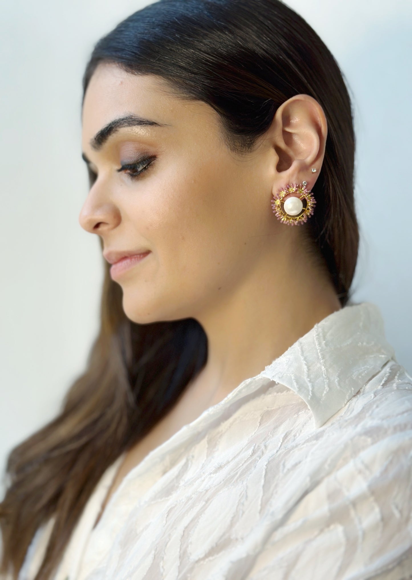 Blooming Wreath Pearl Studs - Pastel Pink