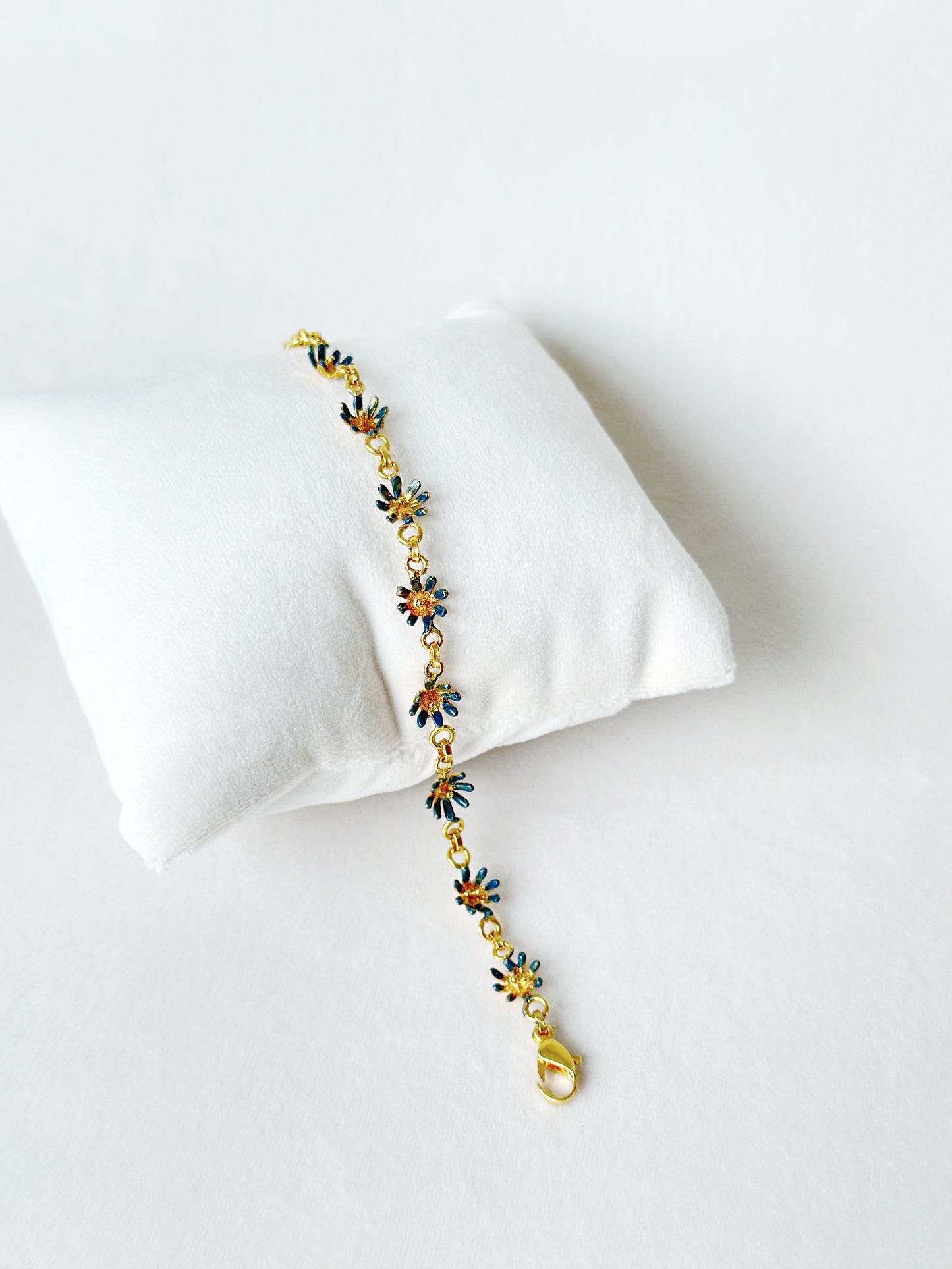 Floral String Bracelet - Forget me not blue