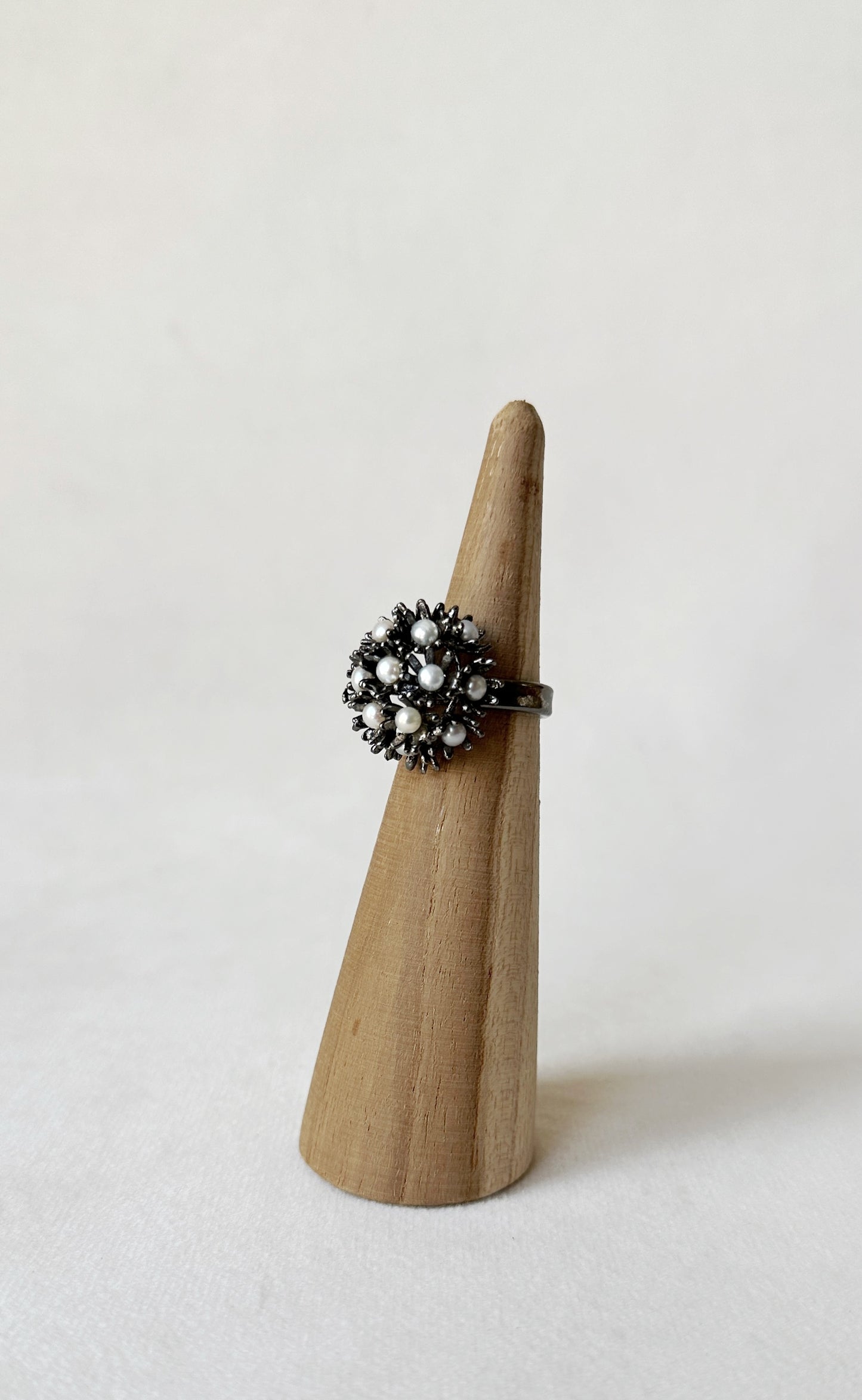 Sunshine Mini Pearl Ring Meteorite Black