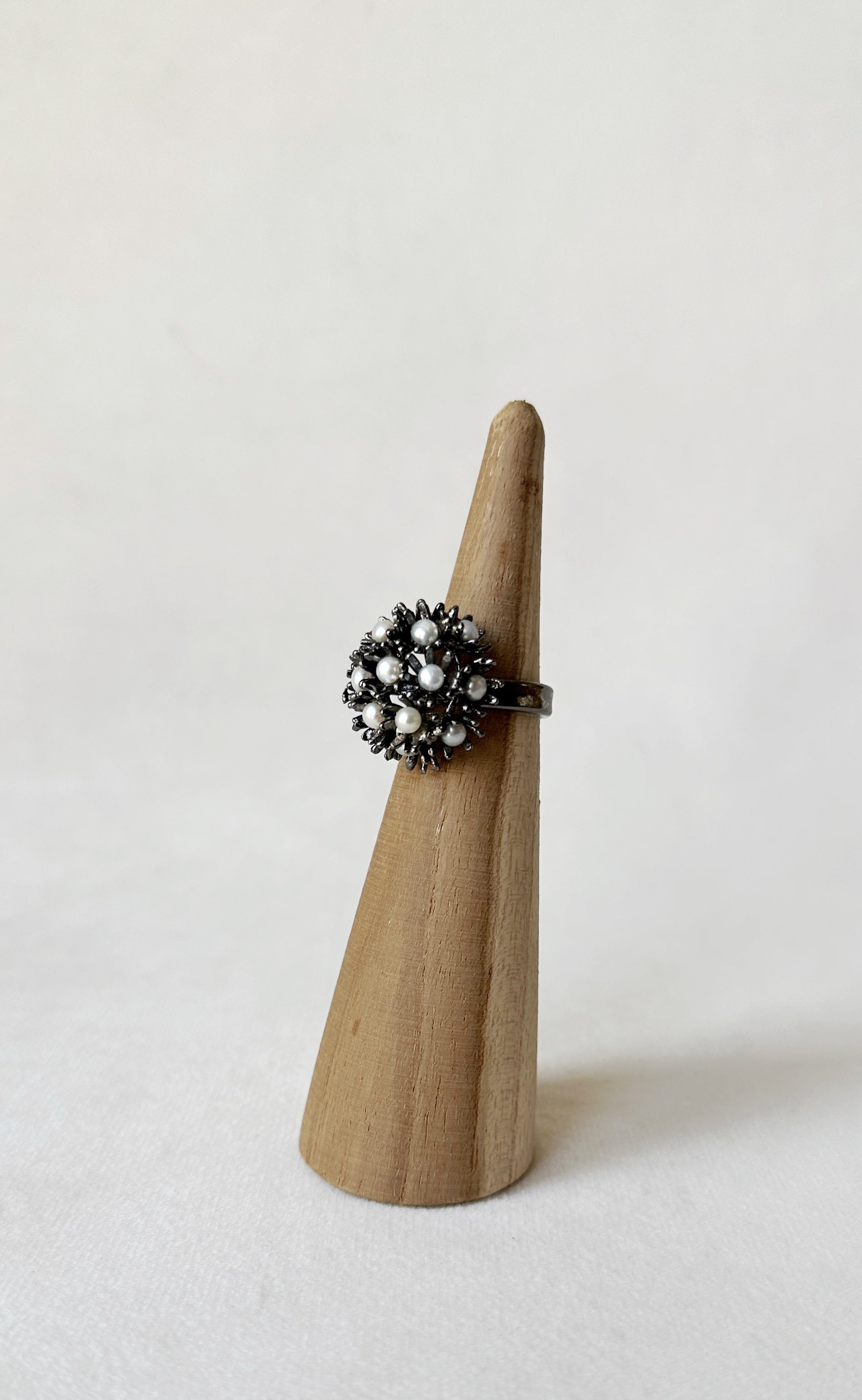 Sunshine Mini Pearl Ring Meteorite Black