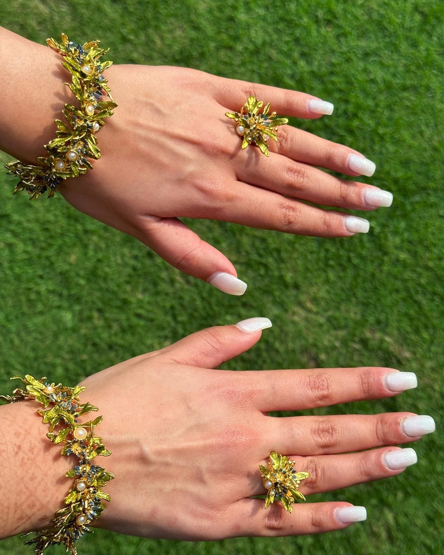 Blooming haathphool with pearls - Forget-me-not Blue