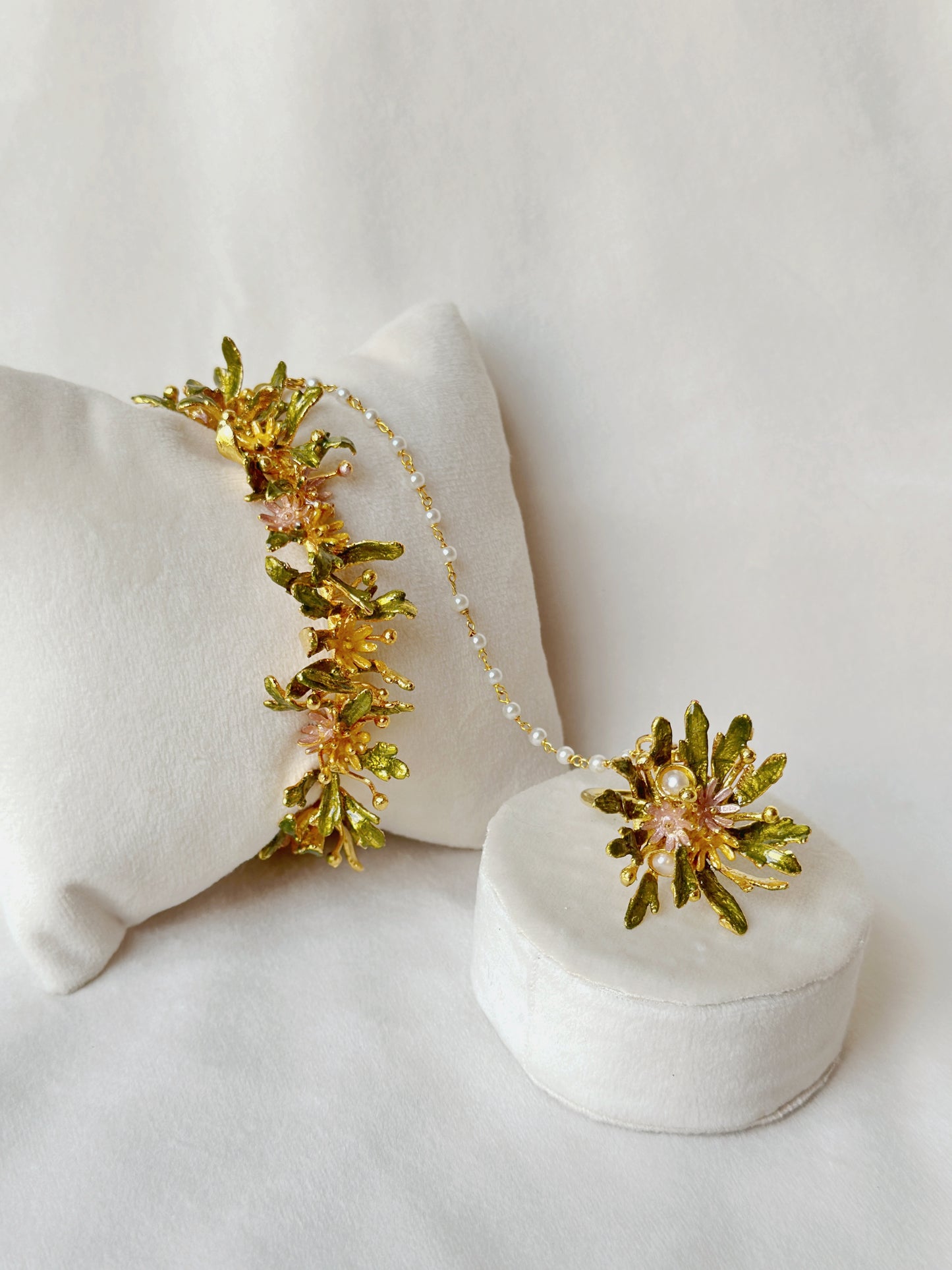 Blooming haathphool with pearls - Pastel Garden