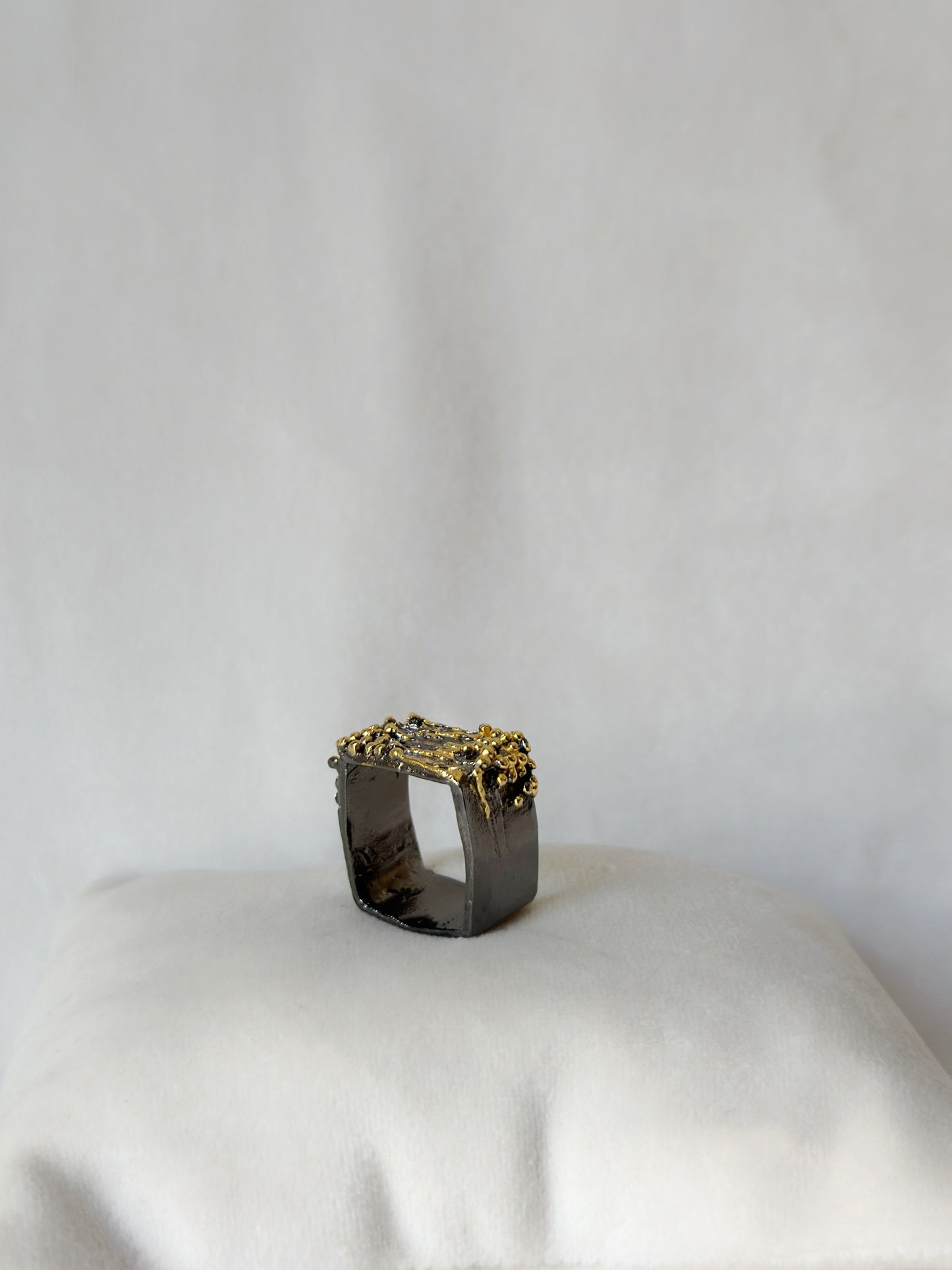 Manthan Square Ring Black Gold