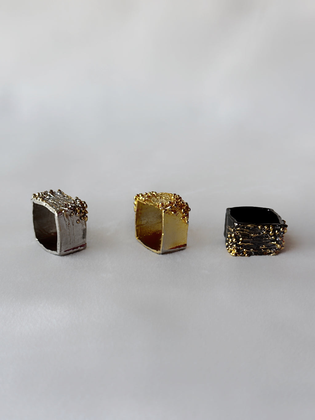 Manthan Square Ring Black Gold