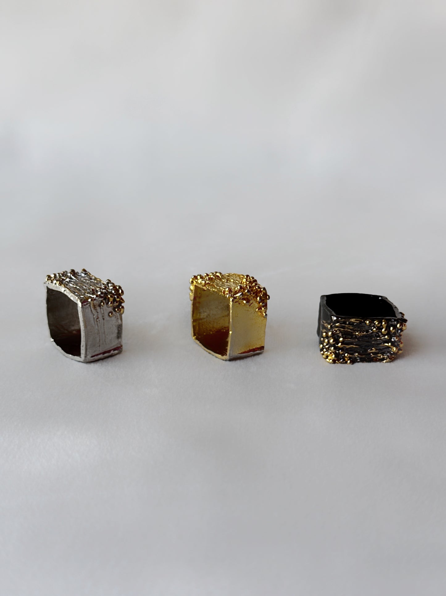 Manthan Square Ring Black Gold