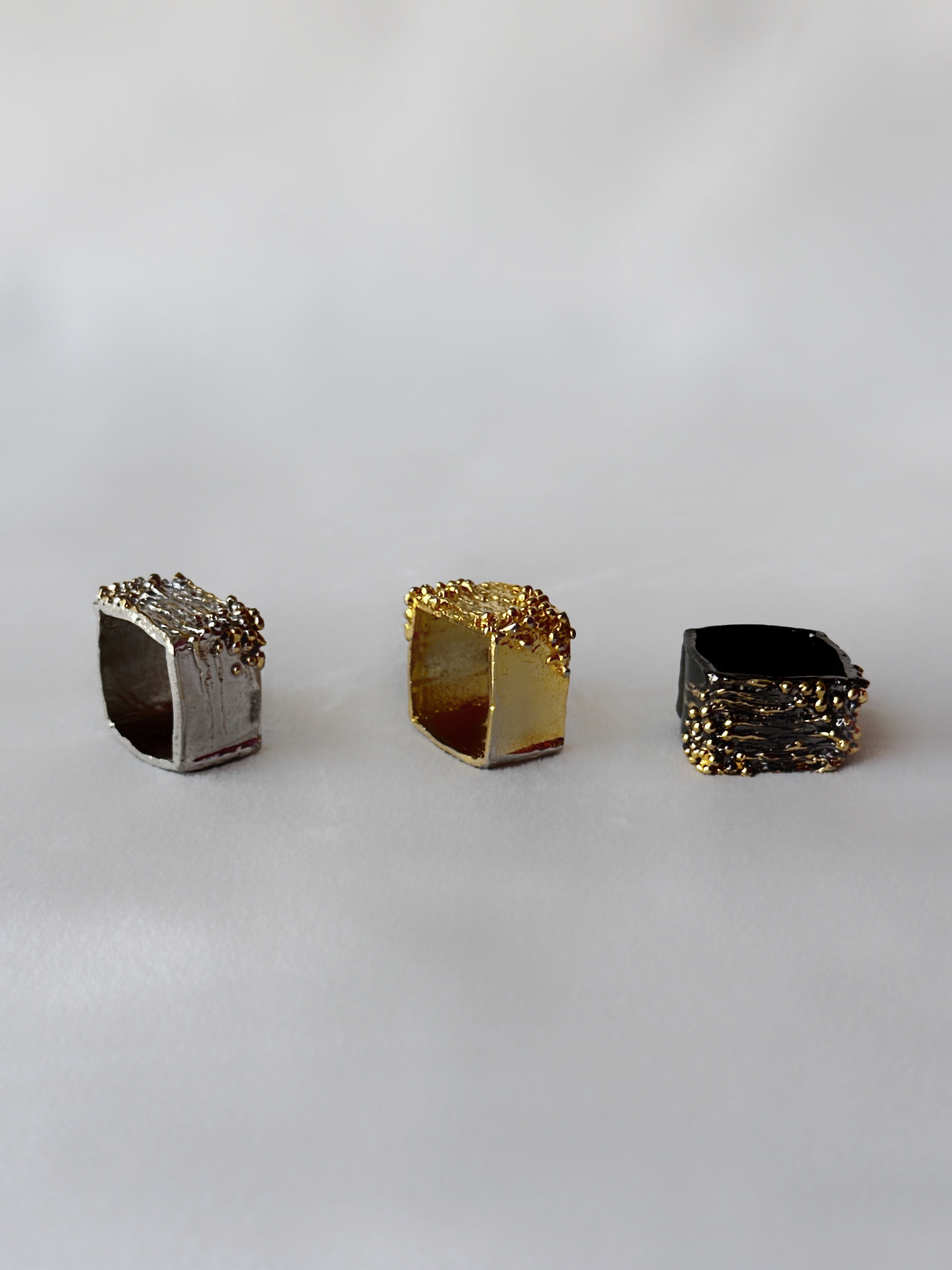 Manthan Square Ring Black Gold