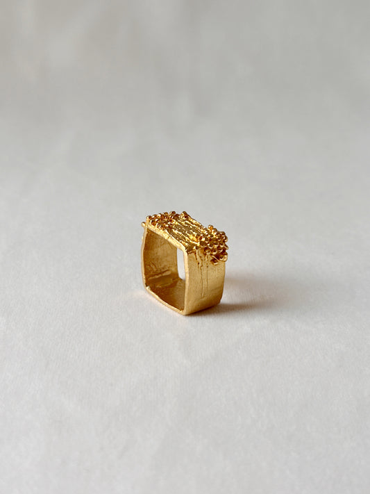 Manthan Square Ring Gold